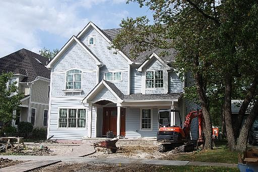 1st image of 319 W Douglas Ave