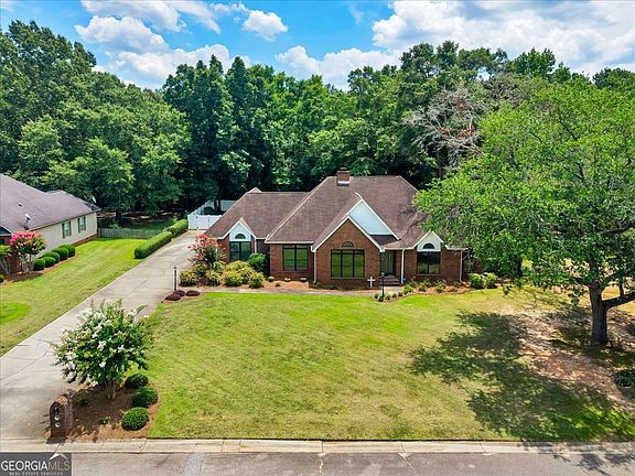 5th image of 104 Cedar Creek Dr