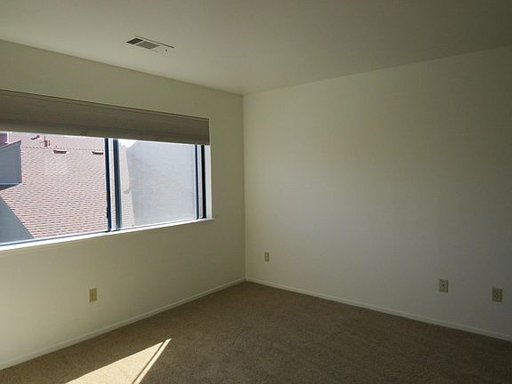 5th image of 312 Seagull Row