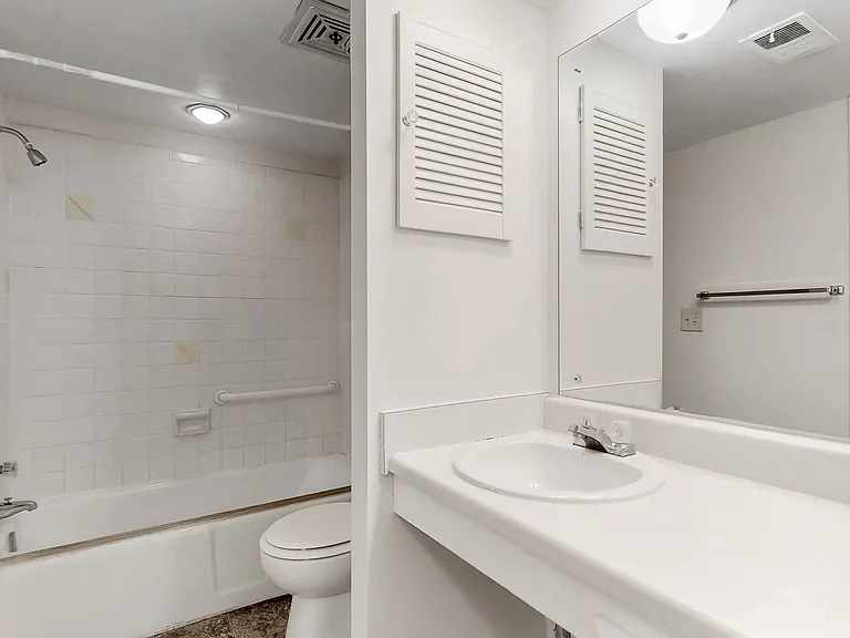 Montclair Place — Photo 20
