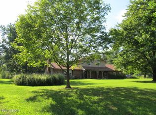 14605 N 2 Mile Creek Ln, Mount Vernon, IL 62864