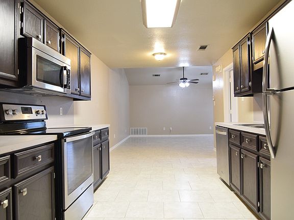 3rd image of 517 Deloris Dr