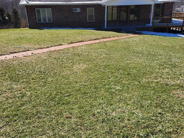 679 Green Acres Rd, Honaker, VA 24260