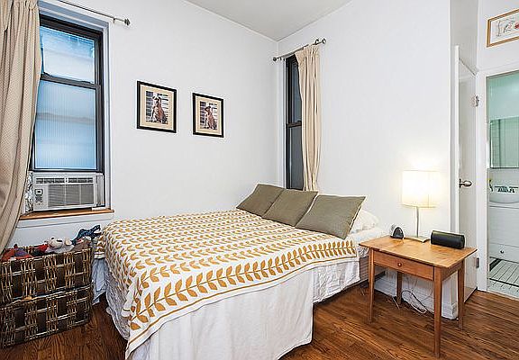5th image of 237 E 88th St APT 202
