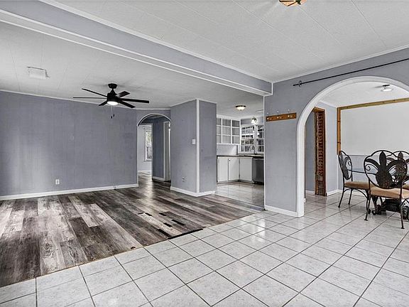 2nd image of 4855 Bay Cir
