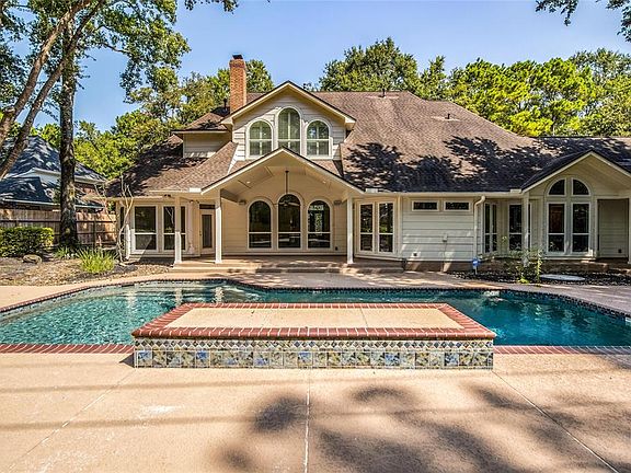 3rd image of 2110 Bluff Creek Dr