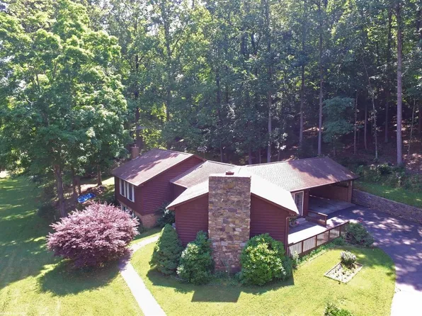 4575 Wayside Dr, Shawsville, VA 24162