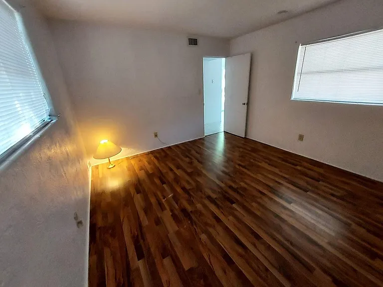312 Olive St — Photo 9