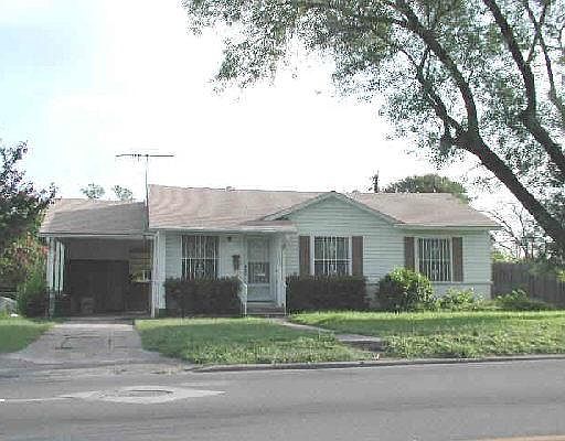 1st image of 439 FRESNO DR
