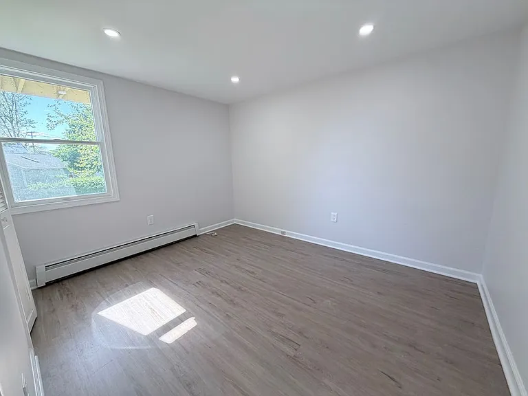 221 Meadows End Rd — Photo 12