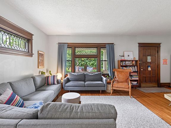 4th image of 124 Baker St W