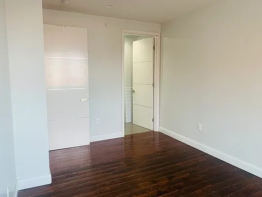 Rented by 18 REALTY | media 12