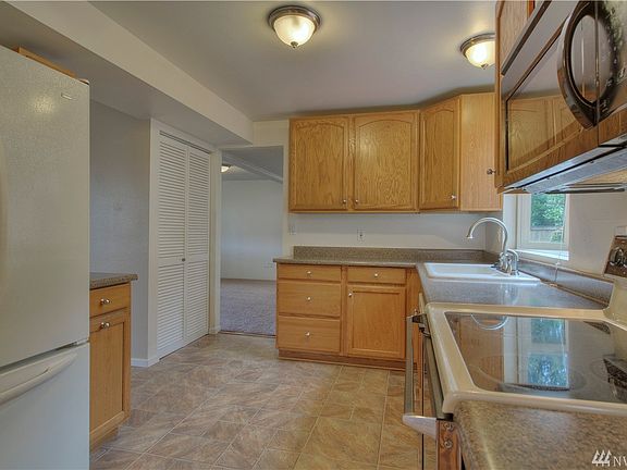 4th image of 20467 132nd Ave SE