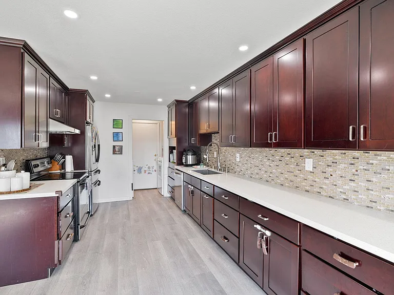 2232 Saint Claire Ct — Photo 9