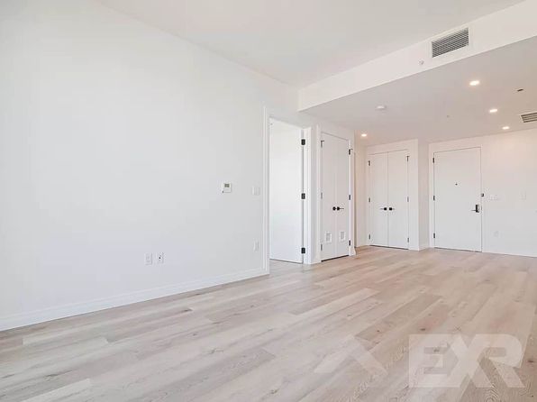 957 Atlantic Ave #701