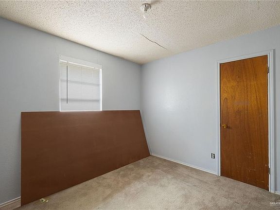 5th image of 105 E Diaz St #Na