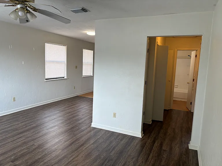 301 Dixie Dr #E2 — Photo 10