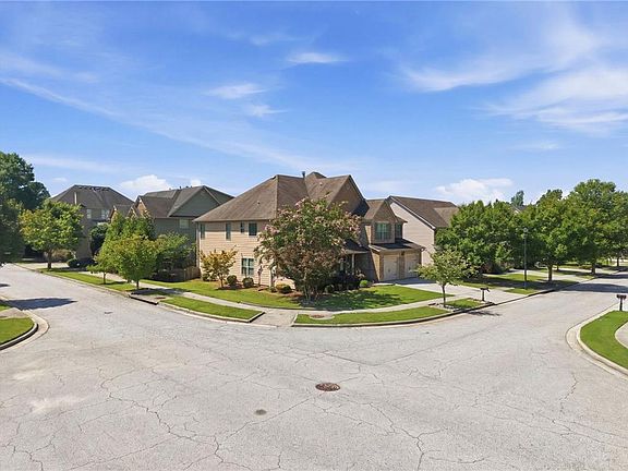 5th image of 681 Langley Farms Dr