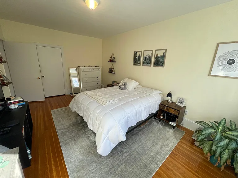 11-14 Englewood ave — Photo 9