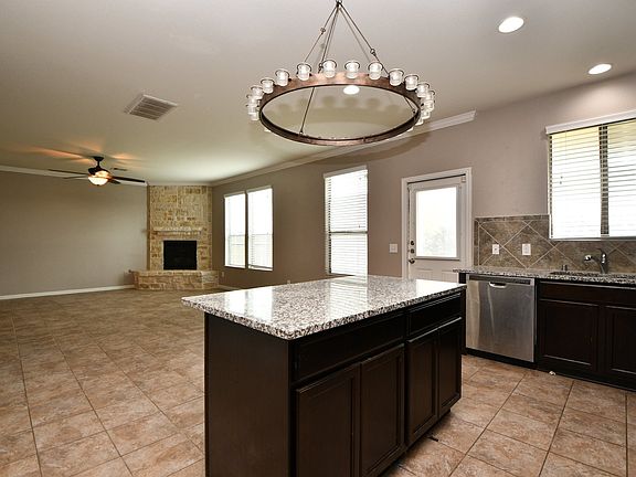 5th image of 20023 Linden Spruce Ln #20023
