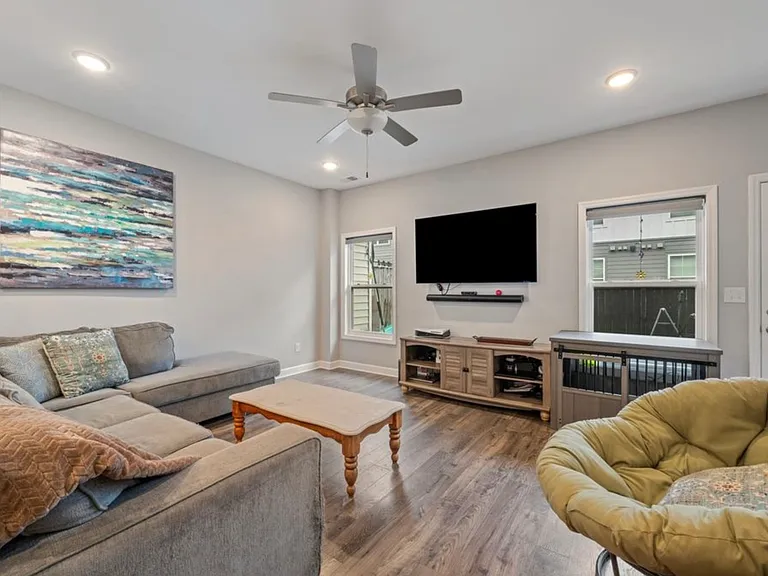 2738 Wind Gap Dr — Photo 16