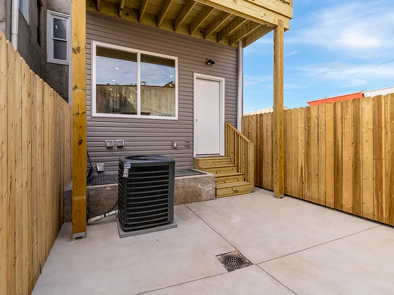 429 W York St #1 — Photo 24