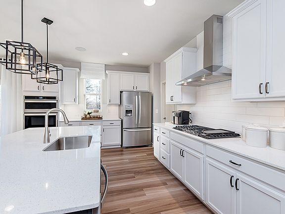 4th image of 3907 Goodwin Dr