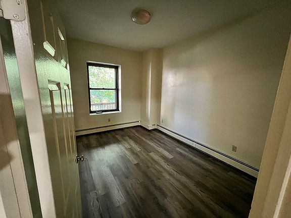 3rd image of 3147-3149 Washington St #2