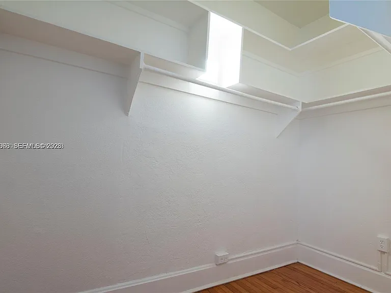 124 Mendoza Ave #9 — Photo 8
