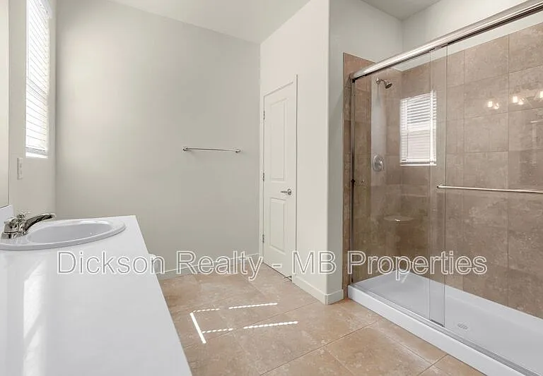 520 Logan Jacob Ln — Photo 16