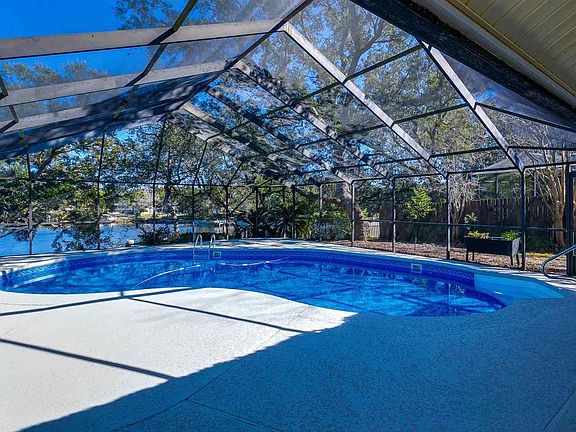 3rd image of 12 Highpoint Dr