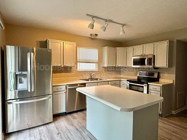 5038 Grand Tetons Dr — Photo 2