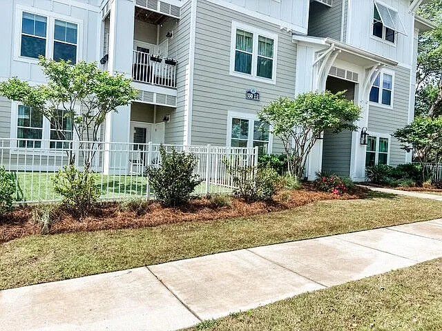 Beaumont Oaks at Porters Neck Apartments & Townhomes — Photo 51