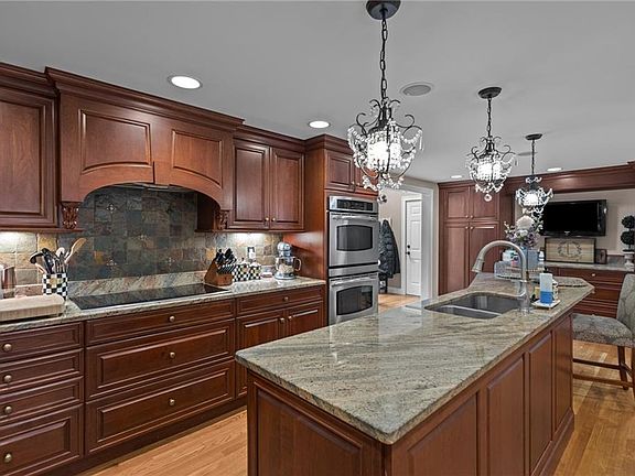 5th image of 152 Glen Hills Dr