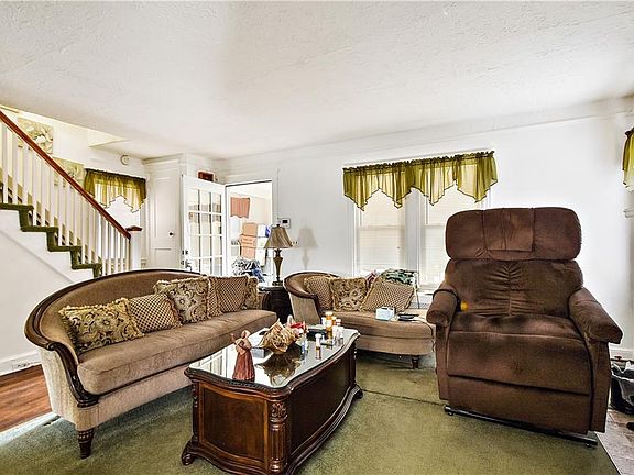4th image of 137 Brookside Ave