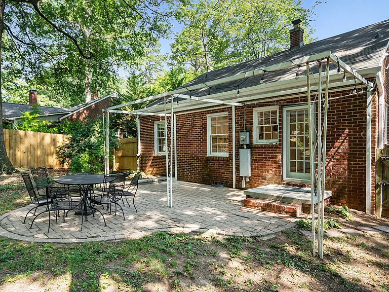 2126 Arnold Dr — Photo 22