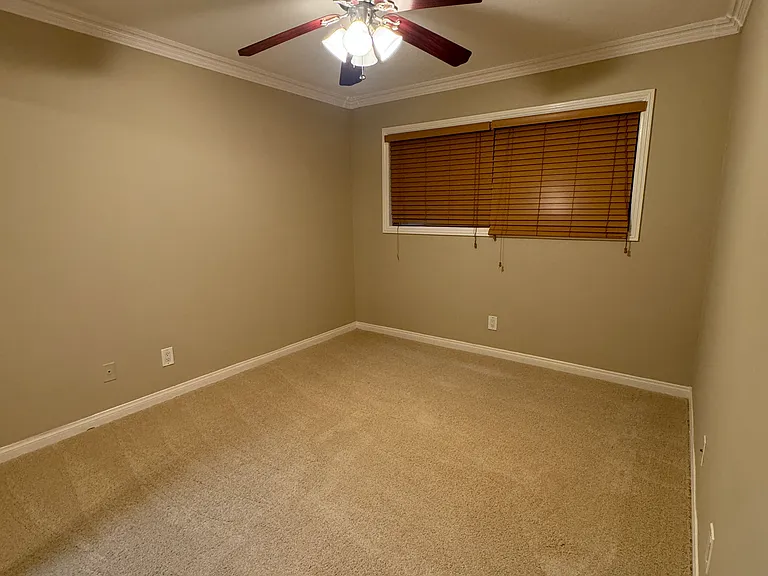 1817 Beloit Ave #14 — Photo 10