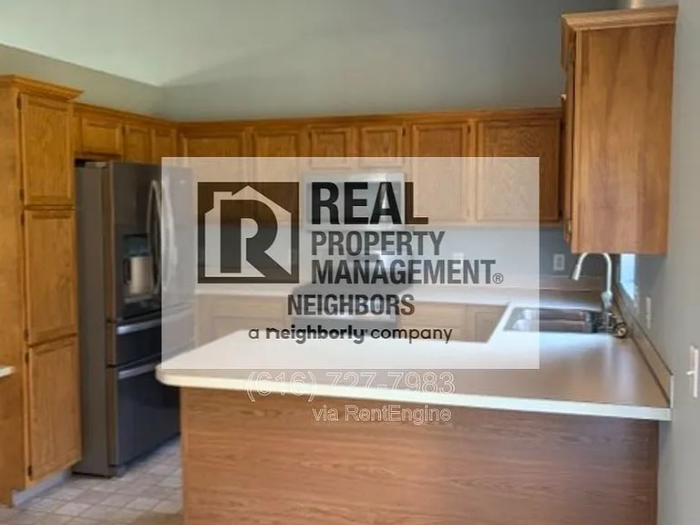 1636 Northbend Dr NE — Photo 24