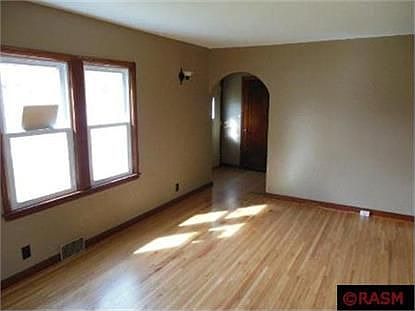 5th image of 605 S Broadway St