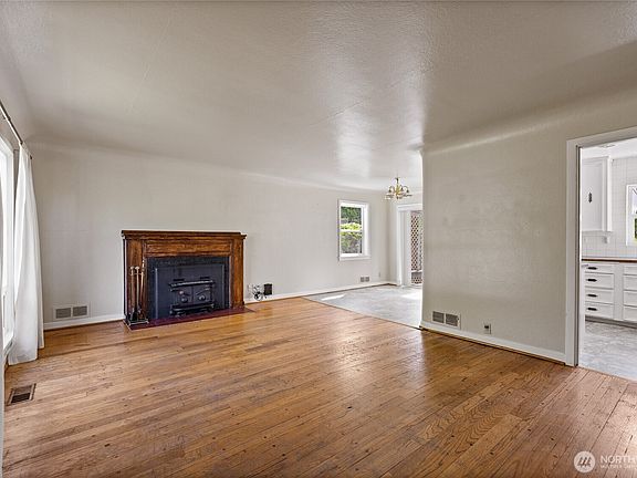 4th image of 1010 N Union Avenue