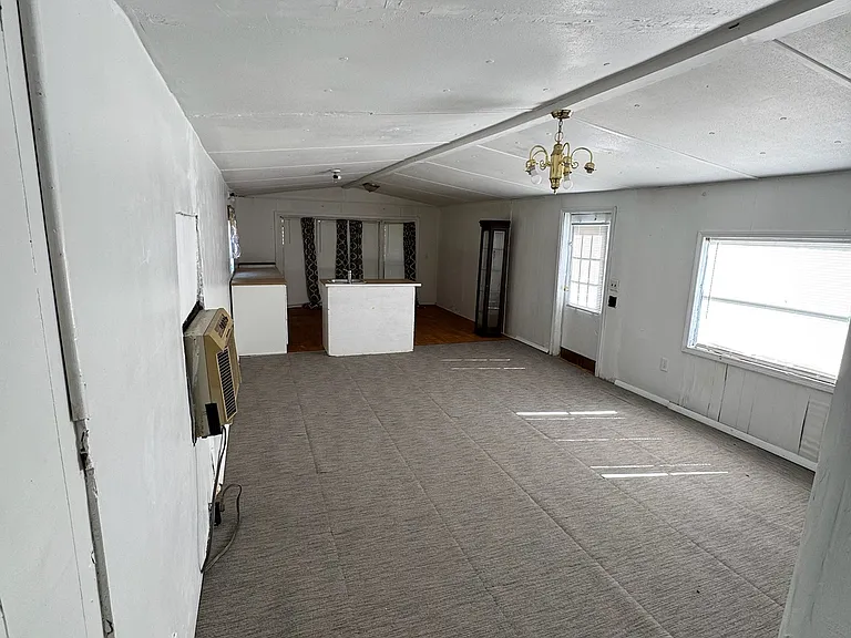 open kitchen / living room