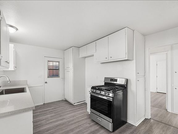 5th image of 44411 Kingtree Ave