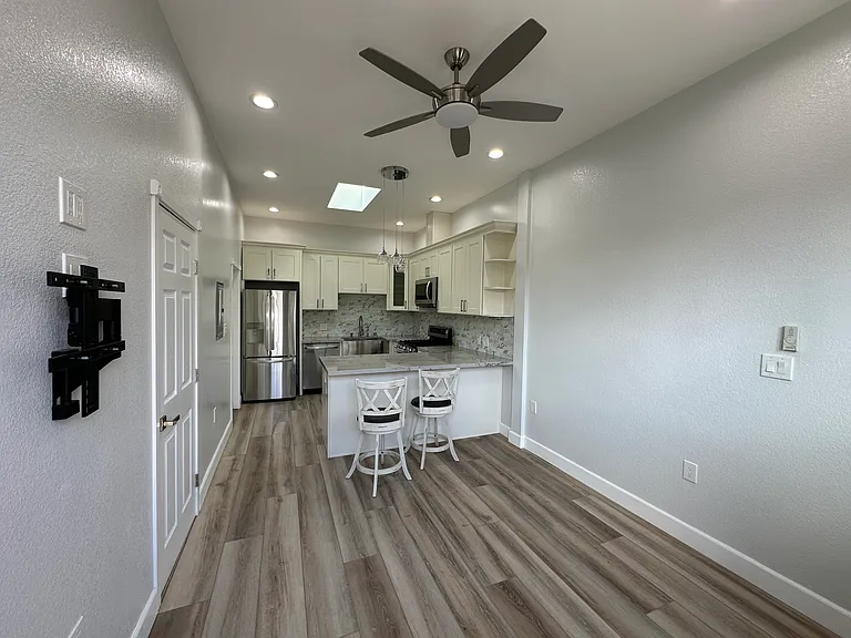 2114 Derby Ave #B — Photo 18