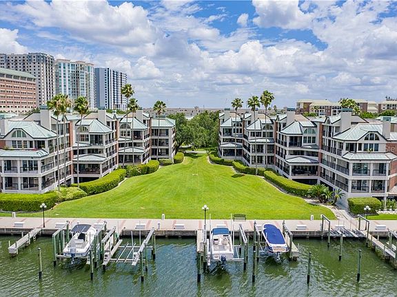 3rd image of 929 Seddon Cove Way #929