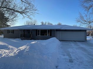 608 E 7th St, Stromsburg, NE 68666