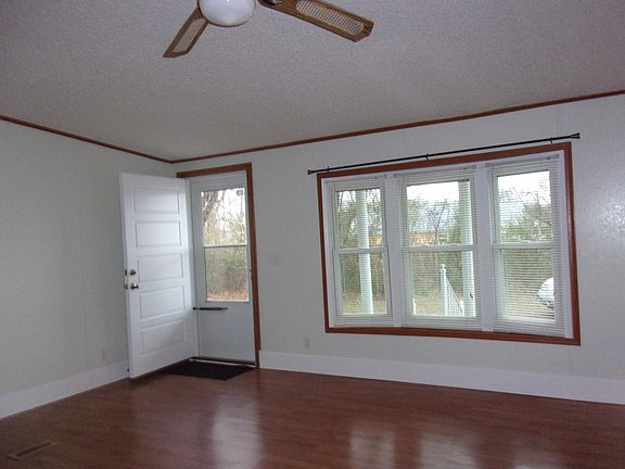 4th image of 720 West Ave