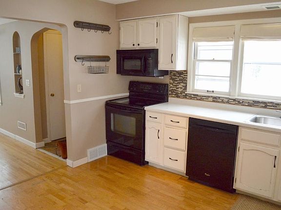 5th image of 6720 Vincent Ave S