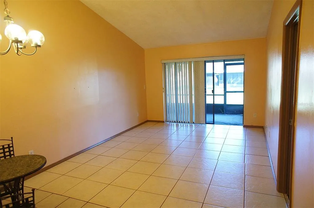 1 bed, 1.0 bath, 703 sqft, $1,300 — Photo 3
