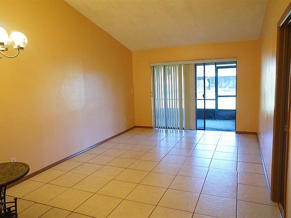 3rd image of 104 Creekside Way