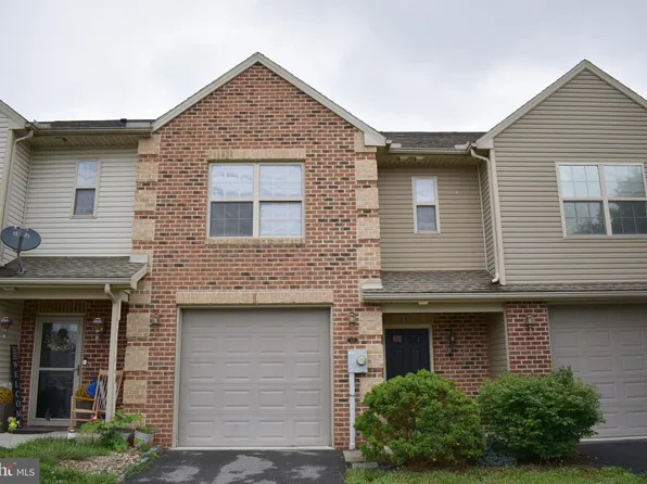 218 Meriweather Dr, Greencastle, PA 17225